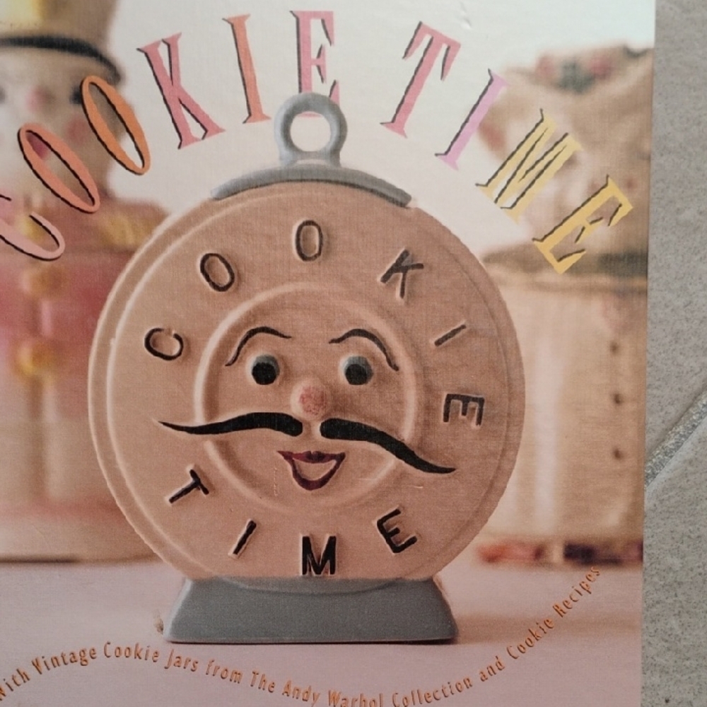Collector's Vintage Cookie Jars Hard Cover Book